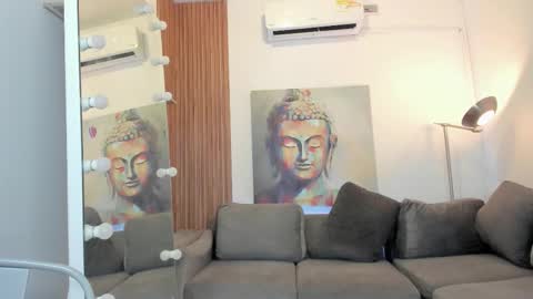 Victoria  online show from March 16, 2026, 11:03 am