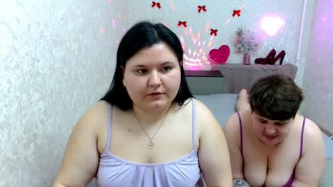 Snapshot of beckyandellen chatting on December 11, 2024, 11:19 am BeckyAndEllen online show from December 11, 2024, 11:19 am