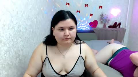 Snapshot of beckyandellen chatting on December 11, 2024, 9:23 pm BeckyAndEllen online show from December 11, 2024, 9:23 pm