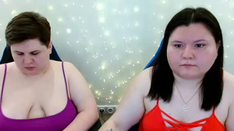 Snapshot of beckyandellen chatting on June 21, 2026, 9:12 am BeckyAndEllen online show from June 21, 2026, 9:12 am