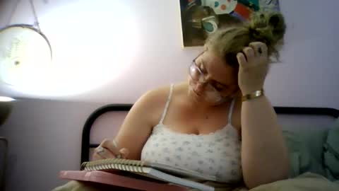 Snapshot of bedbandits chatting on October 2, 2025, 11:01 pm Bedbandits69 online show from October 2, 2025, 11:01 pm