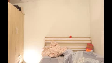 bee_thai online show from March 6, 2025, 5:11 pm