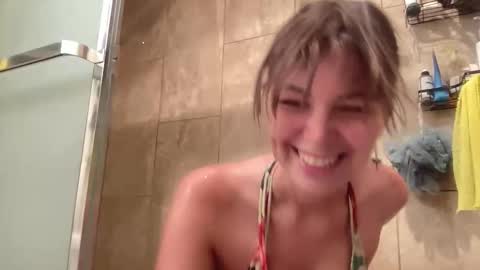 beebeebuzzzzzz online show from April 21, 2026, 6:09 am