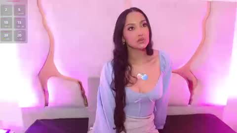 BELLA online show from September 24, 2025, 3:26 pm