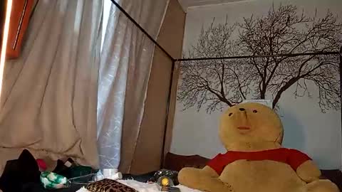 beencee2 online show from November 23, 2025, 2:17 pm