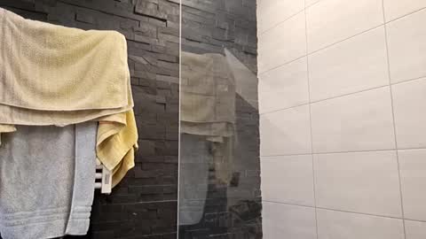 beenee3 online show from December 31, 2024, 7:31 am