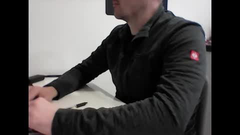 beenee3 online show from February 20, 2026, 6:59 am