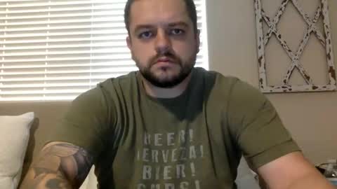 Snapshot of beginnersluck111 chatting on November 3, 2025, 3:57 pm Beginners Luck online show from November 3, 2025, 3:57 pm