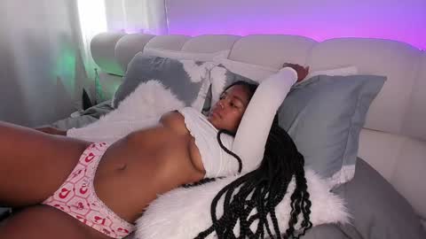 Snapshot of belkis_mills chatting on December 18, 2024, 2:06 pm Belkis online show from December 18, 2024, 2:06 pm