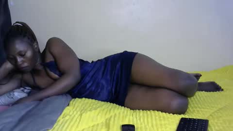 Snapshot of bella_c8 chatting on September 10, 2025, 12:32 am bella_c8 online show from September 10, 2025, 12:32 am