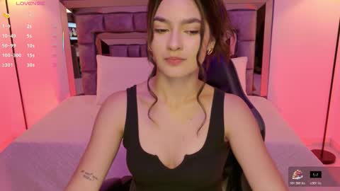 Bella  online show from November 20, 2025, 4:45 am