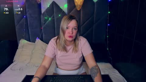 Snapshot of bella_cosmos chatting on January 16, 2025, 11:48 am Bella online show from January 16, 2025, 11:48 am