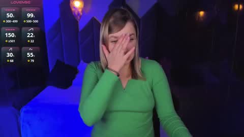 Snapshot of bella_cosmos chatting on March 6, 2025, 1:46 pm Bella online show from March 6, 2025, 1:46 pm