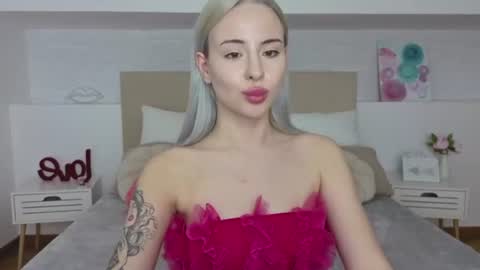 Snapshot of bella_crazyy chatting on June 11, 2026, 6:44 am Bella online show from June 11, 2026, 6:44 am