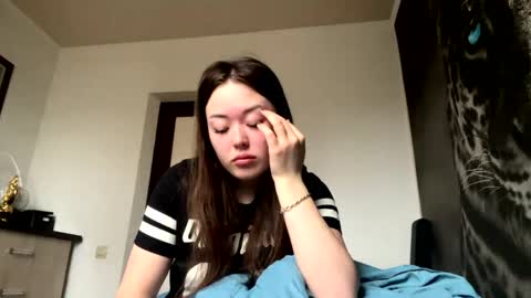 Hanna here Welcome  online show from April 8, 2026, 2:33 am