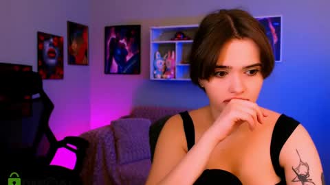 Bella online show from May 1, 2026, 9:14 am