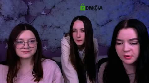 Snapshot of bella_dorn chatting on May 10, 2026, 7:19 pm Bella online show from May 10, 2026, 7:19 pm