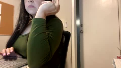 Snapshot of bella_dulce chatting on January 22, 2025, 7:34 pm bella_dulce online show from January 22, 2025, 7:34 pm
