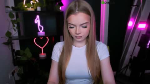 Snapshot of bella_fair chatting on April 8, 2026, 11:32 am Bella online show from April 8, 2026, 11:32 am