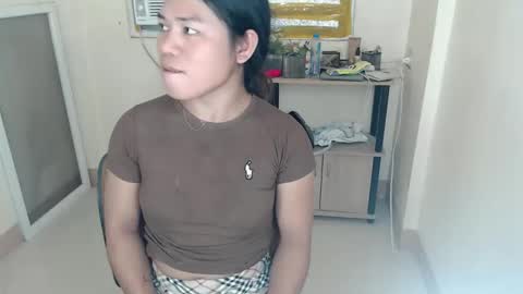 bella_ngo online show from May 16, 2026, 12:15 pm