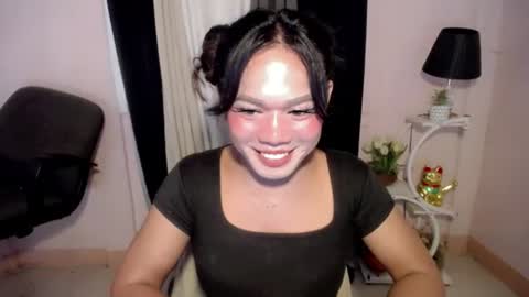 Snapshot of bella_ngo chatting on June 13, 2026, 5:16 am bella_ngo online show from June 13, 2026, 5:16 am