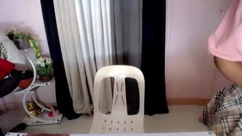Snapshot of bella_ngo chatting on July 5, 2026, 8:43 am bella_ngo online show from July 5, 2026, 8:43 am