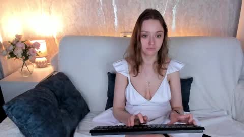 Linda Bella online show from April 6, 2026, 4:46 am