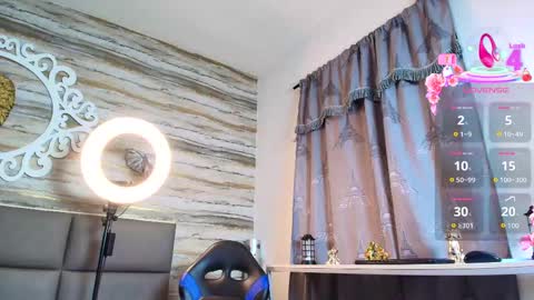     online show from September 12, 2025, 3:01 pm