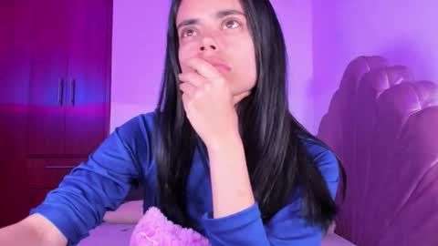 Valeria Model Independent online show from November 11, 2025, 5:18 am