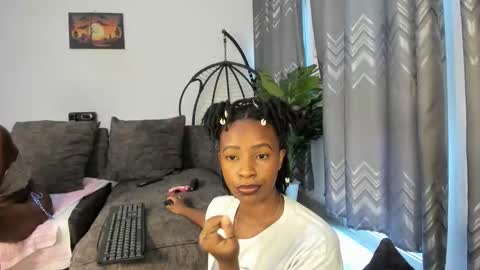 Bella sweetpea online show from June 1, 2026, 4:58 am