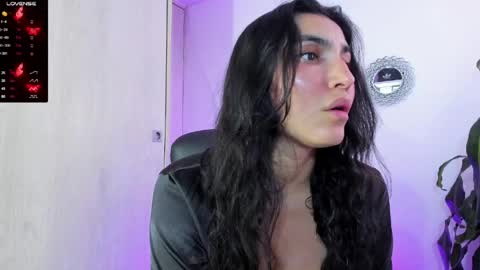 Bella online show from April 30, 2026, 9:41 pm