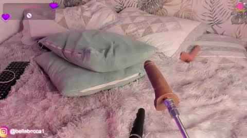 Bella Becca  online show from January 10, 2025, 9:53 pm