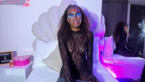 Bella Dajud online show from September 25, 2025, 9:35 am