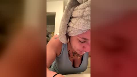 Snapshot of bellabeanz chatting on July 6, 2026, 4:53 am Roxy Rain online show from July 6, 2026, 4:53 am
