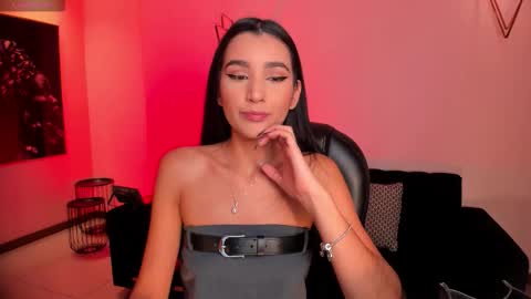  Bella C  online show from November 11, 2025, 11:21 am