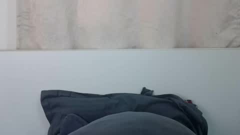 bellacrystall online show from November 24, 2025, 6:02 am