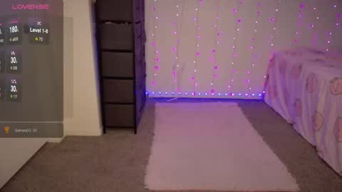 Bella Monroe online show from December 22, 2025, 4:53 am