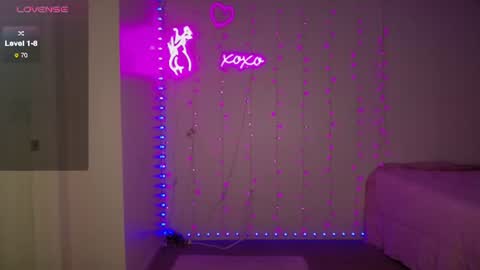Bella Monroe online show from July 7, 2026, 4:37 am