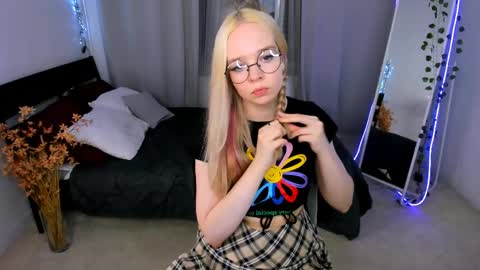 Snapshot of bellamontgomery chatting on March 31, 2026, 12:16 pm Bella online show from March 31, 2026, 12:16 pm
