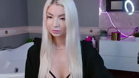 Bella online show from May 19, 2026, 12:44 pm