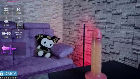   online show from November 17, 2025, 7:41 pm