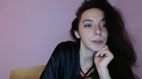 Snapshot of bellaqueen0701 chatting on February 19, 2025, 10:31 pm bellaqueen0701 online show from February 19, 2025, 10:31 pm