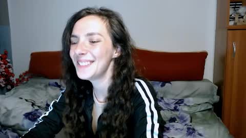 bellaqueen0701 online show from December 21, 2025, 2:35 pm