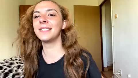 bellaqueen0701 online show from May 29, 2026, 8:45 am