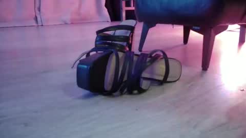 Bellaskeykeeper online show from February 27, 2026, 11:10 am