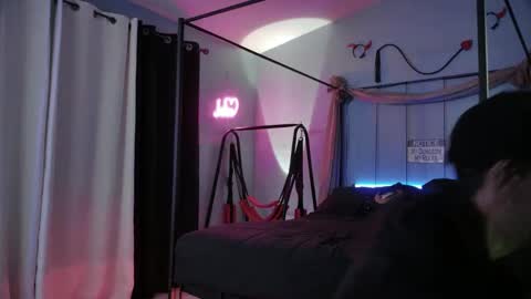 Bellaskeykeeper online show from March 31, 2026, 10:04 am