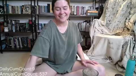 Snapshot of bellastrange69 chatting on April 21, 2026, 1:42 am BellaStrange69 online show from April 21, 2026, 1:42 am