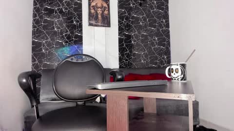  Isabella  Independent model online show from February 8, 2025, 2:16 pm