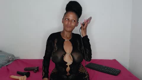 Snapshot of belle_255 chatting on January 12, 2026, 12:21 pm Belle255 online show from January 12, 2026, 12:21 pm