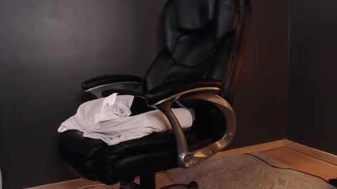 Belle online show from January 12, 2025, 8:03 pm